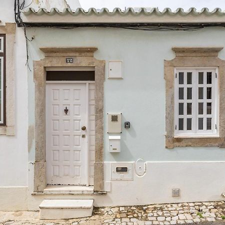 The Central Townhouse Faro Bagian luar foto