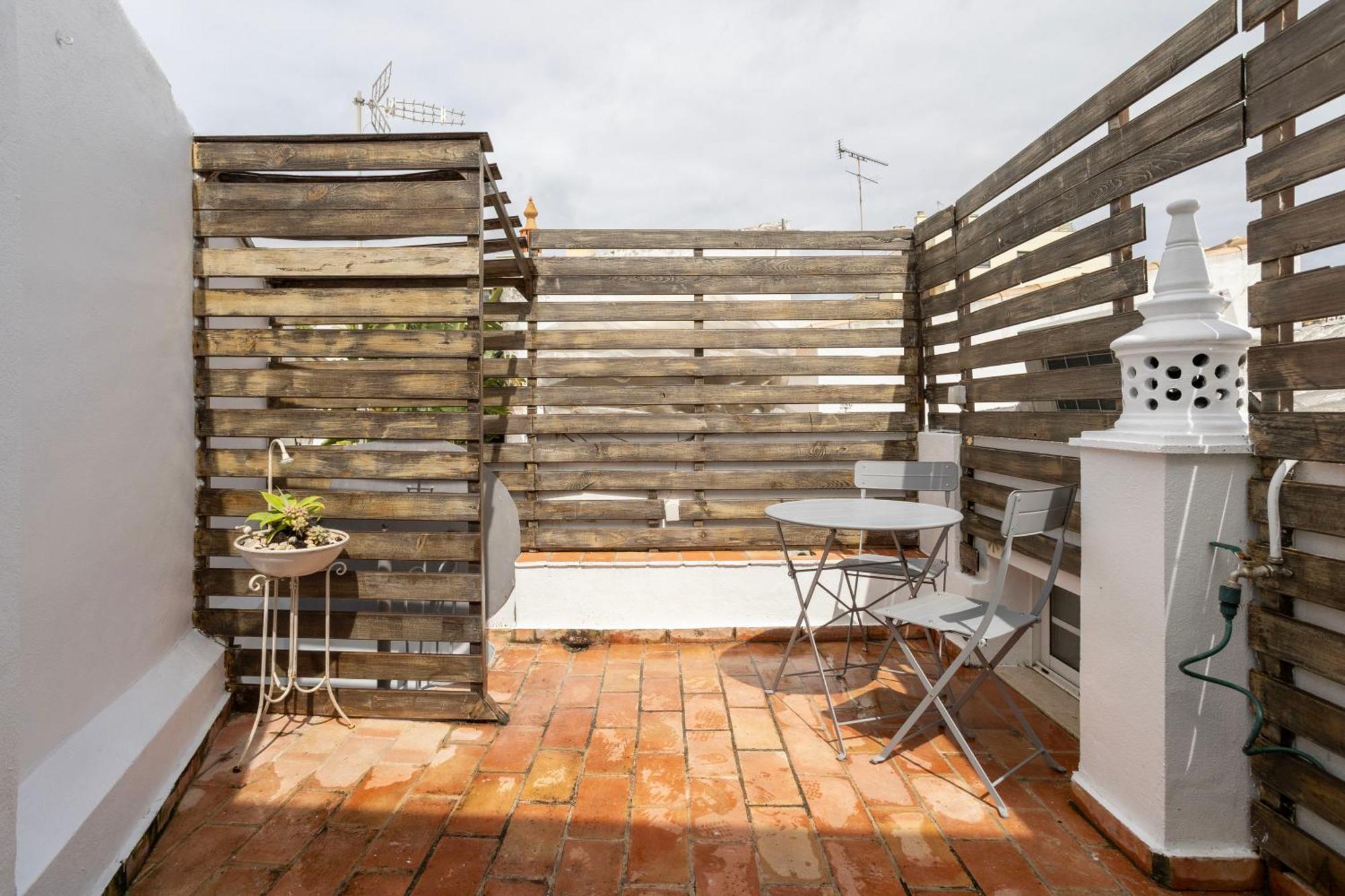 The Central Townhouse Faro Bagian luar foto